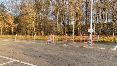 Gemeenschapscentrum De Kriekelaar met een zeer lange titel die over meerdere regels moet